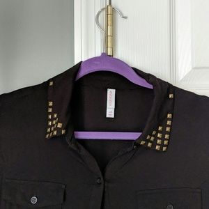Long sleeve, button up with cute collar design